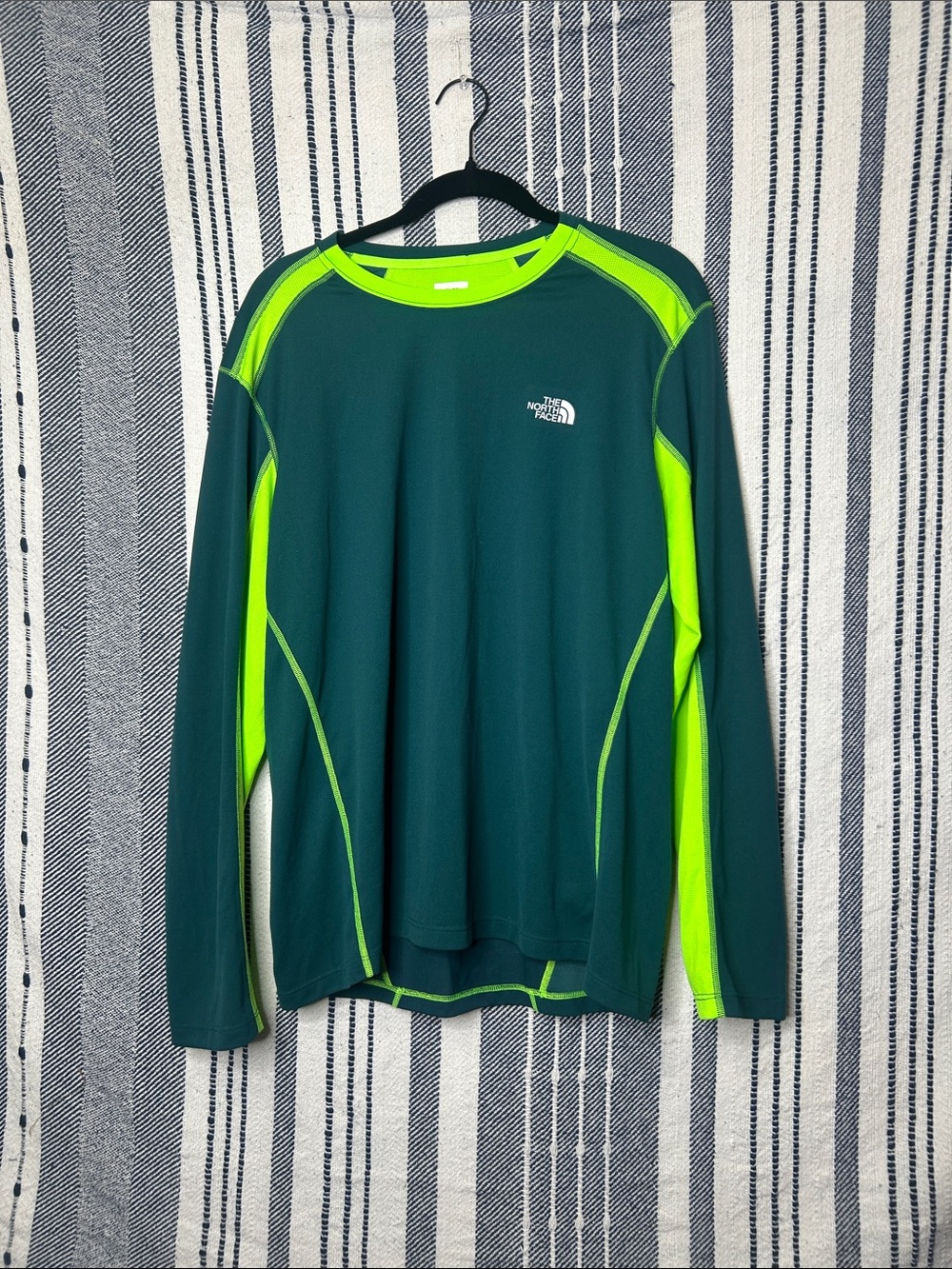 The North Face Men’s Flashdry Long Sleeve Shirt